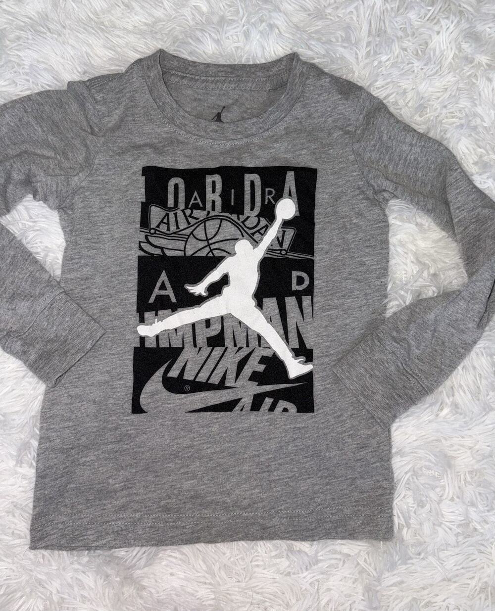 Nike Air Jordan 4 Gray Long Sleeved Tee. Cute, Soft